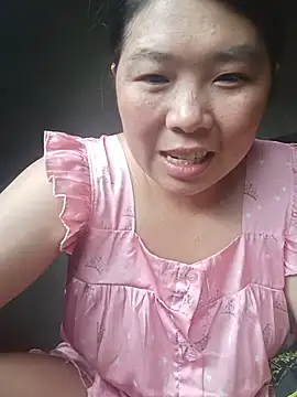 Snapshot of quynhkoolbae chatting on June 2026 12:35:01 AM quynhkoolbae online show from June 2026 12:35:01 AM