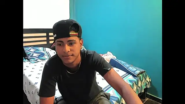 Andrew25- online show from August 2026 09:51:02 PM