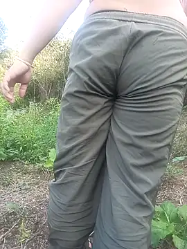 miumiu 00 online show from October 2025 08:59:01 AM