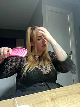 Snapshot of MysteriousMylaX chatting on October 2025 06:50:01 PM MysteriousMylaX online show from October 2025 06:50:01 PM