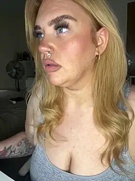 Snapshot of MysteriousMylaX chatting on October 2025 02:28:01 PM MysteriousMylaX online show from October 2025 02:28:01 PM