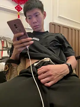 linh21107 online show from April 2026 01:10:02 PM