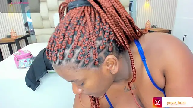 nahomye teylor online show from October 2025 02:59:01 AM