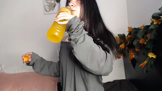   abrill   online show from October 2025 01:28:01 AM