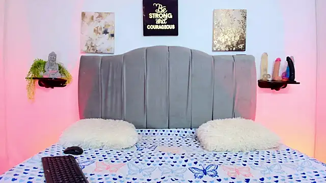 Maddy Esther online show from September 2025 03:54:01 AM