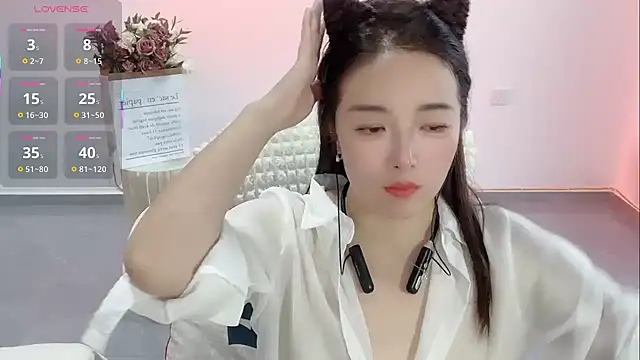 Xiali-166 online show from October 2025 10:00:02 AM