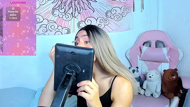 brihanna cooper online show from May 2026 02:49:02 PM