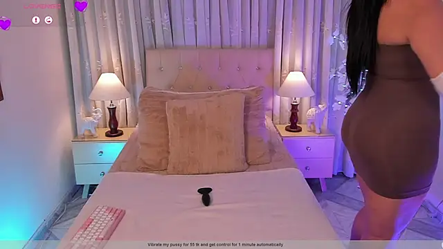Snapshot of Salmavalentino chatting on May 2026 01:12:01 AM Salmavalentino online show from May 2026 01:12:01 AM