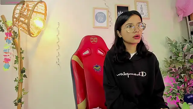 Lana Dreams  online show from September 2025 01:35:01 PM