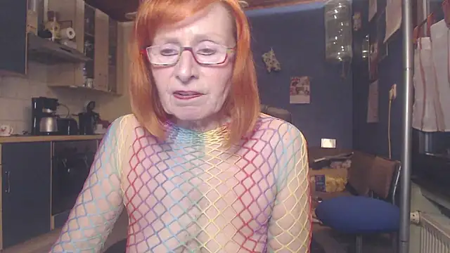 Snapshot of SexySilvie chatting on February 2025 02:52:02 PM SexySilvie online show from February 2025 02:52:02 PM