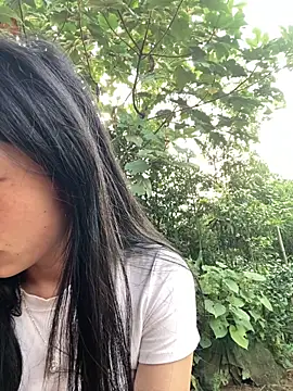 EmLy02 online show from October 2025 11:49:01 PM