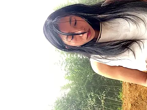 EmLy02 online show from November 2025 12:22:01 AM