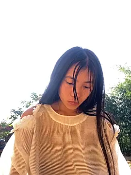 EmLy02 online show from November 2025 01:33:02 AM