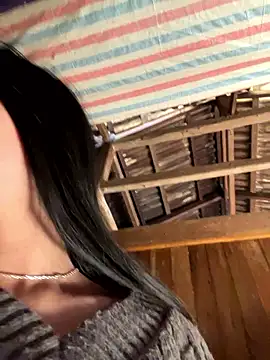 EmLy02 online show from January 2026 01:44:01 AM