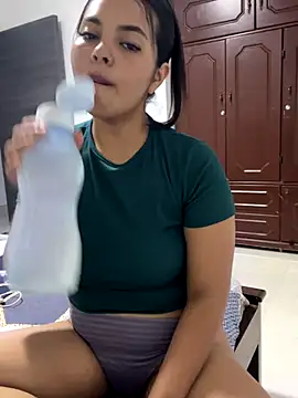 Snapshot of CandyCrazzy03 chatting on September 2025 10:43:01 PM CandyCrazzy03 online show from September 2025 10:43:01 PM