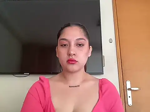 Snapshot of smokemilv chatting on October 2025 05:46:02 PM smokemilv online show from October 2025 05:46:02 PM