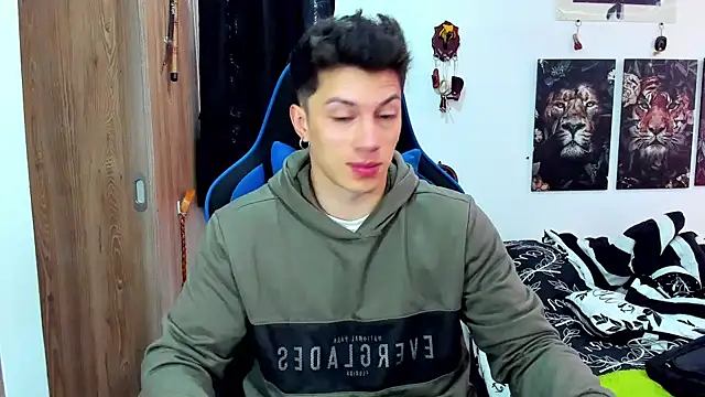 javiersexymann online show from December 2024 05:08:02 PM
