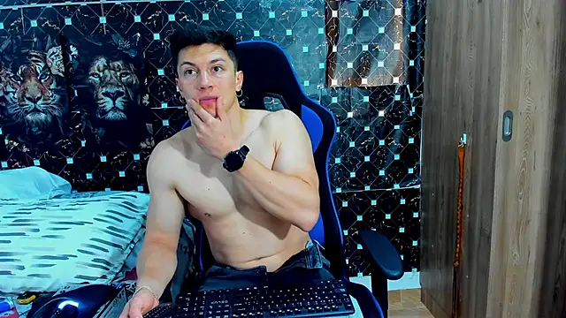 javiersexymann online show from February 2026 08:15:01 PM