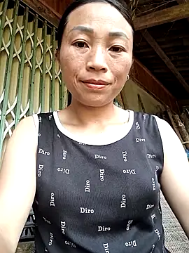 Snapshot of lucybaby00 chatting on April 2026 04:17:01 AM lucybaby00 online show from April 2026 04:17:01 AM