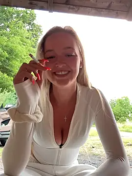 Snapshot of emilypeperoni chatting on July 2026 07:21:01 PM emilypeperoni online show from July 2026 07:21:01 PM