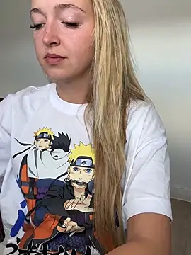 Snapshot of emilypeperoni chatting on July 2026 09:33:01 AM emilypeperoni online show from July 2026 09:33:01 AM