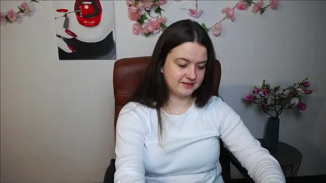 Snapshot of MavkaCute chatting on November 2025 07:32:02 PM MavkaCute online show from November 2025 07:32:02 PM