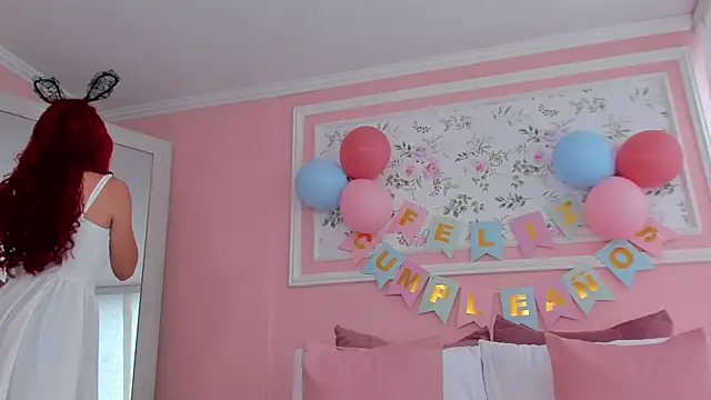 mae lyra online show from June 2026 05:52:01 PM