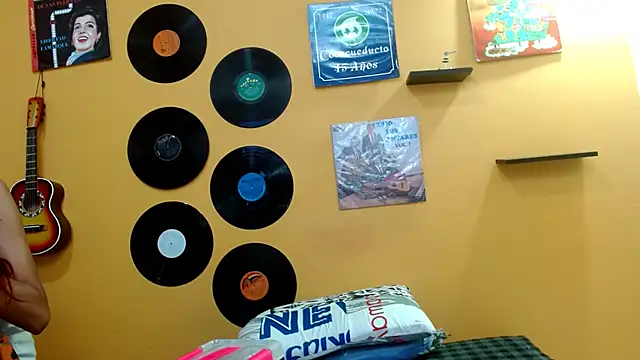 skinnyverus18 online show from September 2025 06:35:01 PM