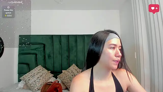 SaraWagner  online show from April 2026 12:05:01 AM