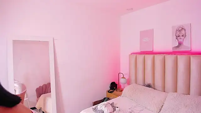 Miacorner  online show from February 2026 05:41:01 AM