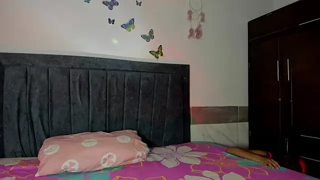 emmie bunny online show from April 2026 01:22:02 AM