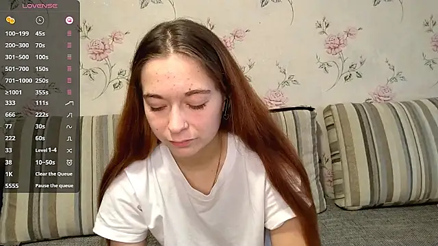 KissKarina online show from September 2025 01:05:02 PM