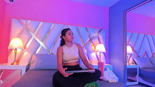 Snapshot of JadeeKhan chatting on October 2025 08:18:01 PM JadeeKhan online show from October 2025 08:18:01 PM