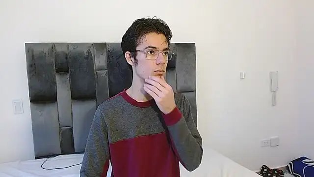 VIKTORNOIR online show from October 2025 12:15:01 PM