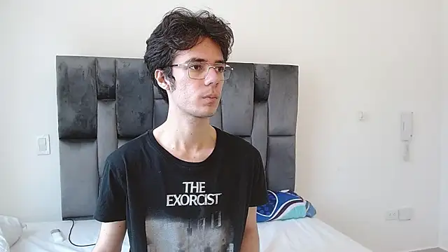 VIKTORNOIR online show from October 2025 04:24:02 PM