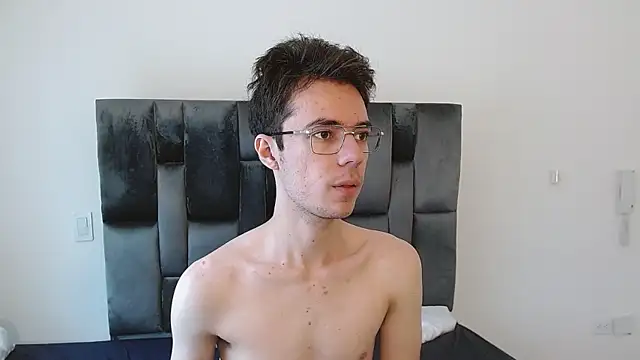 VIKTORNOIR online show from November 2025 03:13:02 PM