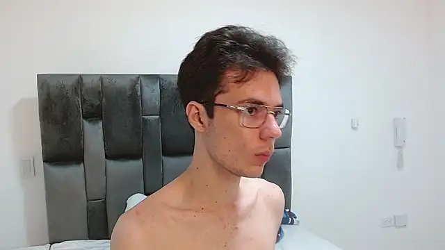 VIKTORNOIR online show from November 2025 01:17:02 AM