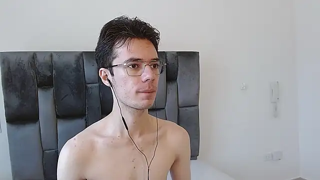 VIKTORNOIR online show from November 2025 02:17:01 PM