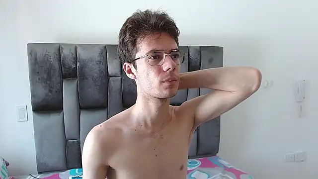 VIKTORNOIR online show from November 2025 03:34:02 PM