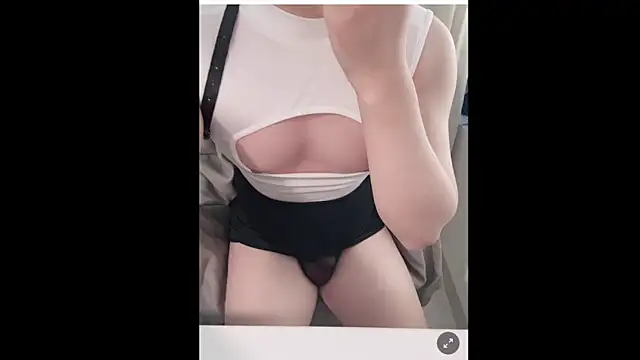 Snapshot of owneeeeb chatting on October 2025 11:47:02 PM owneeeeb online show from October 2025 11:47:02 PM