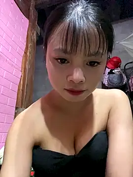 LunaBerry18 online show from September 2025 11:56:01 AM