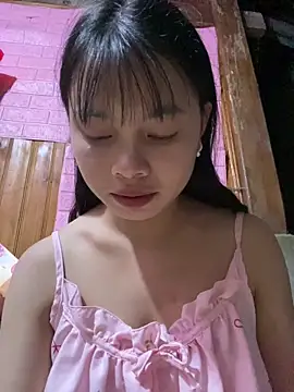 LunaBerry18 online show from October 2025 02:06:02 PM