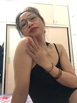 Vitamin sexy online show from October 2025 12:46:02 PM