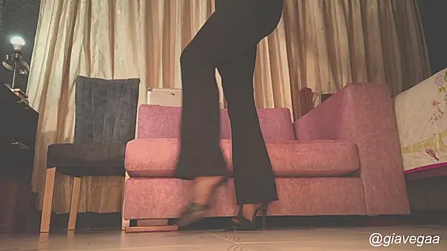 gigifontaine   online show from December 2025 09:57:01 PM