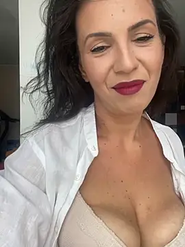 AlyaRei online show from June 2026 12:15:02 PM