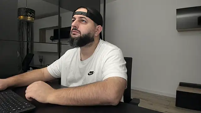 DravenPeak online show from October 2025 02:52:01 AM