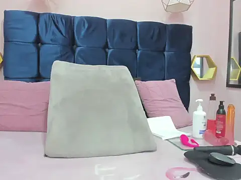 candy big tits18 online show from October 2025 12:34:01 AM