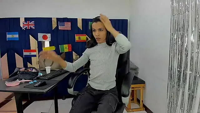Aisha hotts777 online show from July 2026 07:31:01 PM