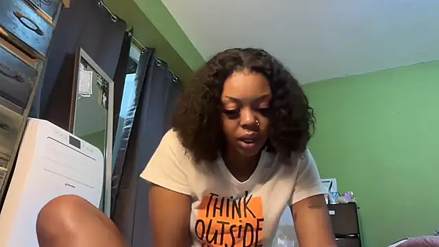 Liaprettygirl online show from April 2026 03:15:01 AM