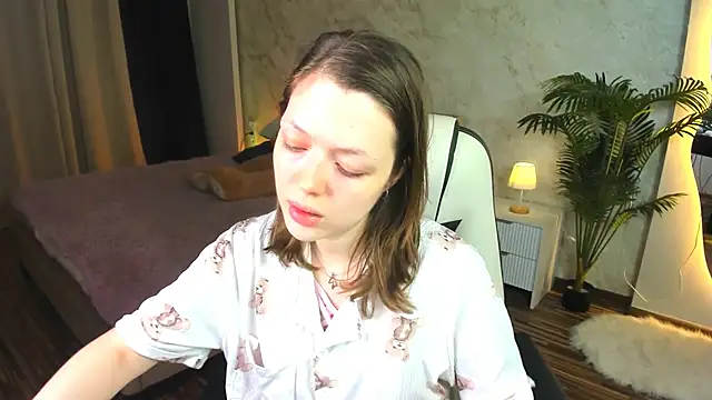 Lunar Lily online show from September 2025 05:42:02 AM